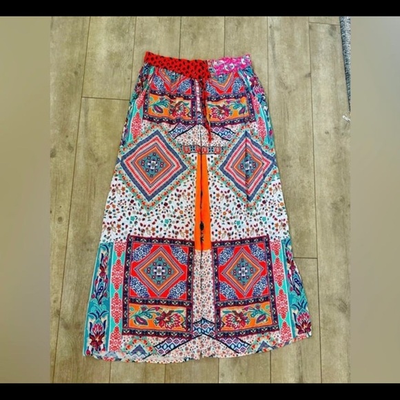 Feathers by Tolani Wide Leg Boho Pants Multi Color
Retail $185 - Picture 11 of 12